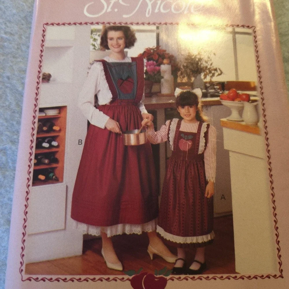 Vintage Butterick 4257 Kathryn's Christmas Apron Pattern St. Nicole Mother Daugh